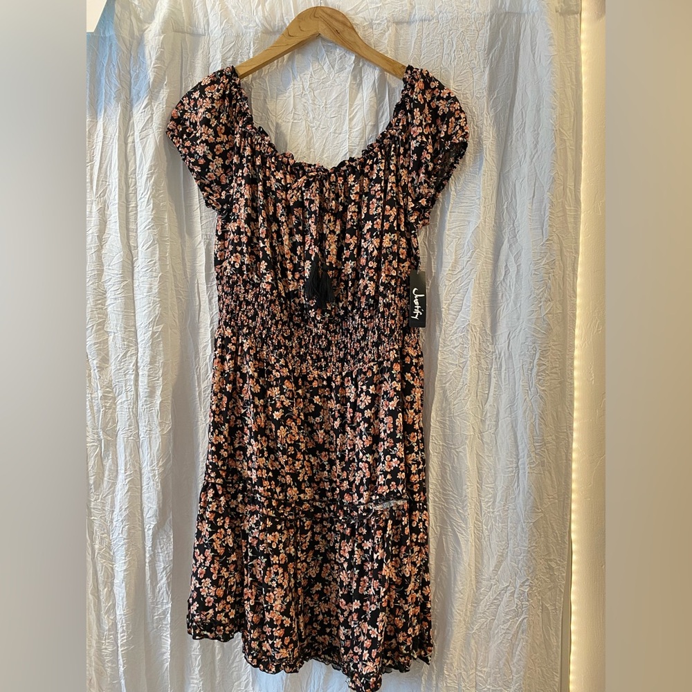 New! Gorgeous Floral Dress Women’s XL🩷